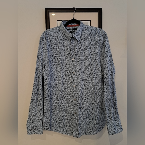 Perry Ellis Button Down Dress Shirt - Picture 2 of 4